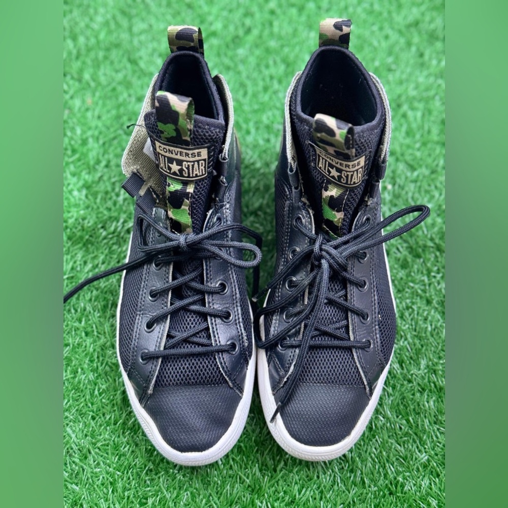 Converse Men’s Black‎ High-Top Sneakers Classic Design Size 6.5